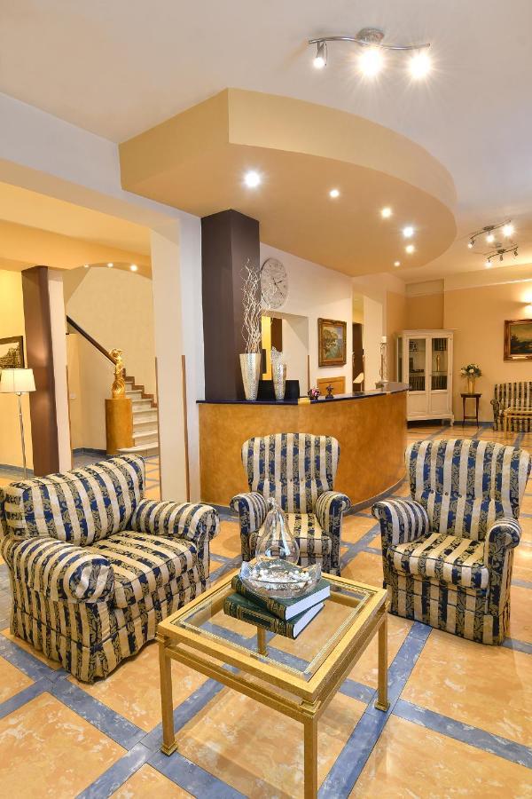 Hotel Butterfly Montecatini Terme Exterior foto