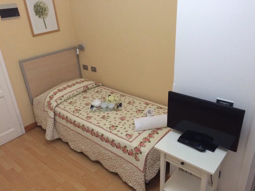 Hotel Butterfly Montecatini Terme Zimmer foto