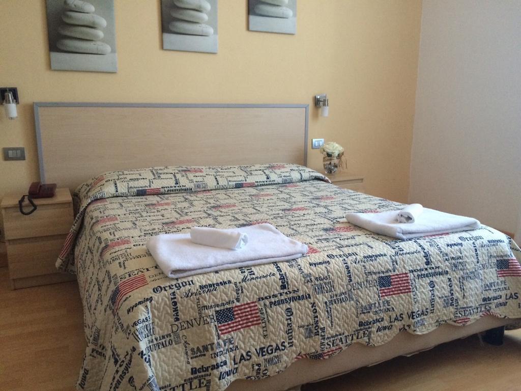 Hotel Butterfly Montecatini Terme Zimmer foto