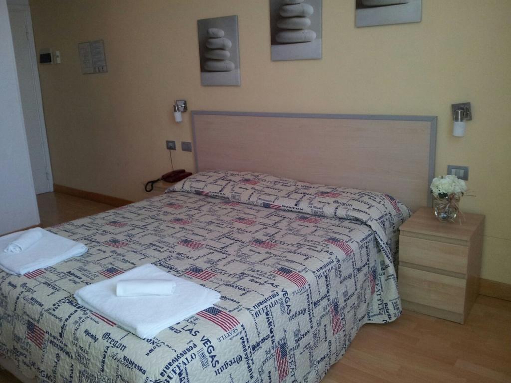 Hotel Butterfly Montecatini Terme Zimmer foto